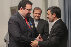 اعطای نشان عالی جمهوری اسلامی به سفیر ونزوئلا توسط رییس جمهوری 